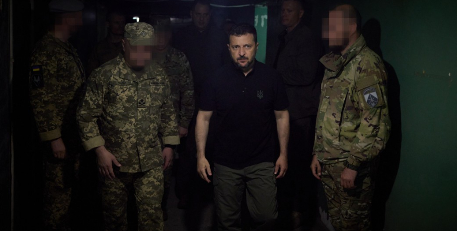 Владимр Зеленский с военными Владимир Зеленский, Зеленский